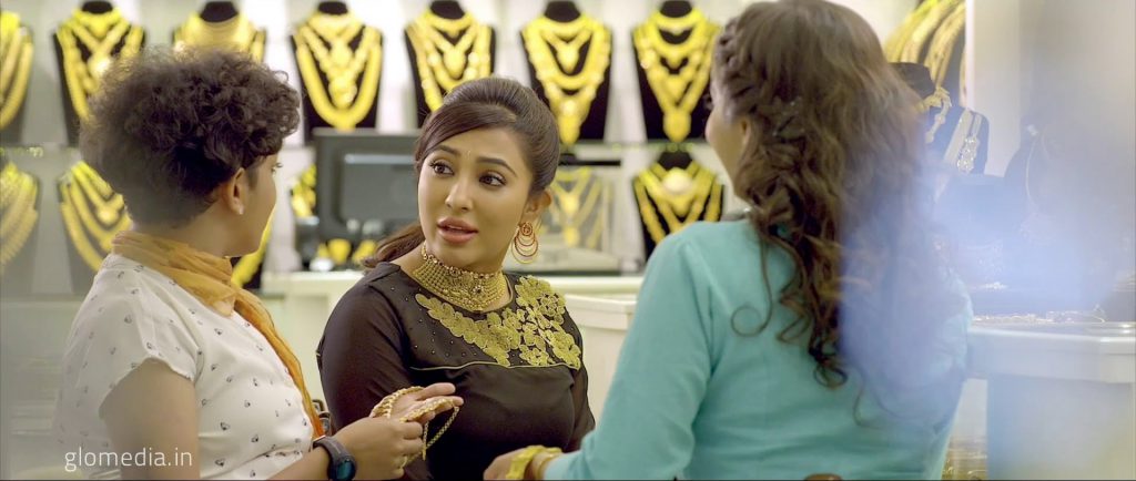 Actress Parvathy Niar and Film Director Soumya Sadanandan in Josco Jewellers Advertisment